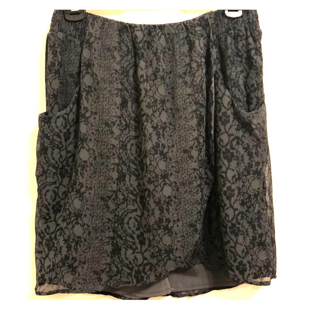 Black and grey printed skirt